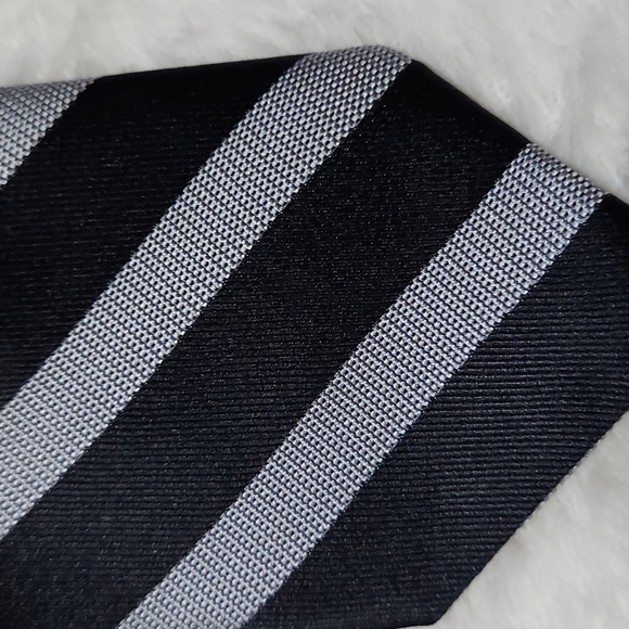 Jf J. Ferrar Silk Tie - Picture 2 of 4